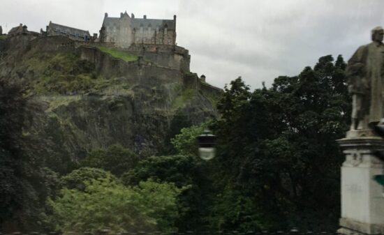 まるでファンタジーの世界のよう　スコットランドの都エディンバラ｜ トラベルダイアリー