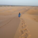 モロッコ・サハラ砂漠にある街メルズーガで静かなひと時を過ごす｜ トラベルダイアリー