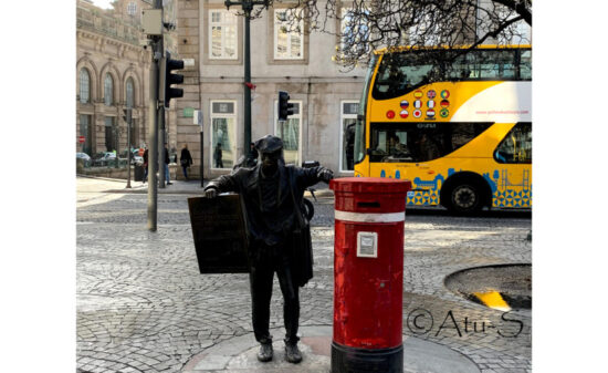 オープントップバスから眺めるポルトの街並み。| トラベルダイアリー